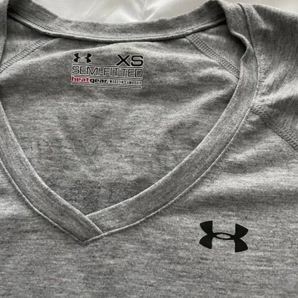 Under Armour Grey Semi-Fitted Heat Gear V-Neck T-Shirt - Picture 3 of 3